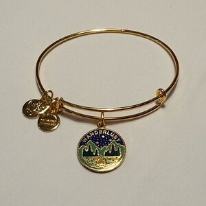 Gold Wanderlust Bangle Bracelet